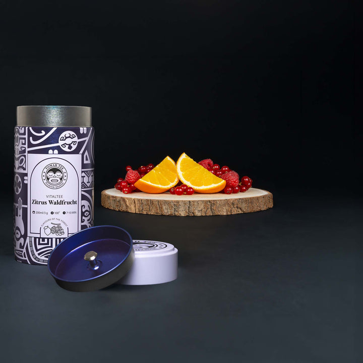 Vitaltee Teedose mit Zitrus-Waldfrucht-Tee, Orange und Beeren