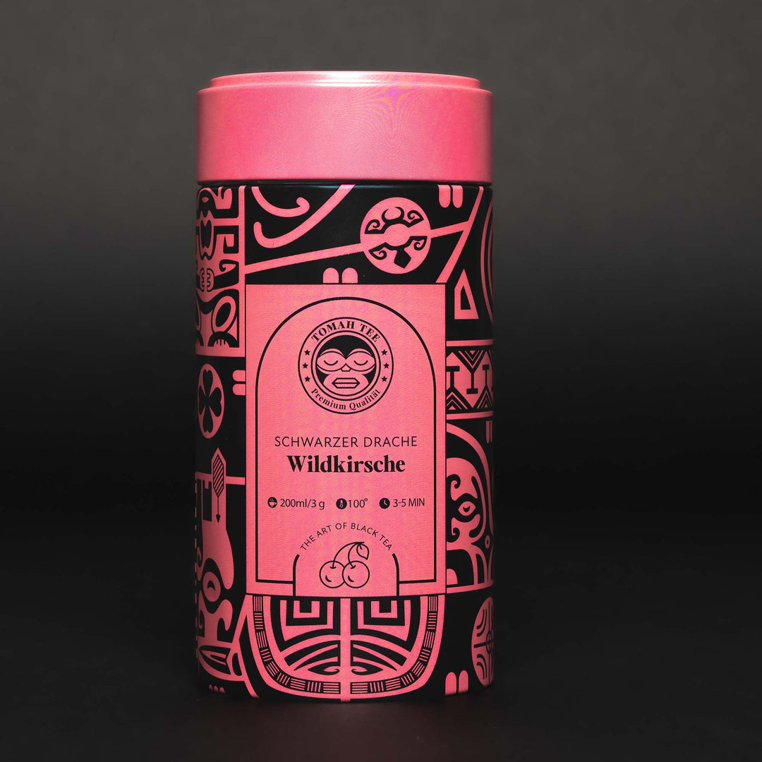 Schwarztee Wildkirsche „Schwarzer Drache“ von Tomah Tee in der 100-g-Teedose