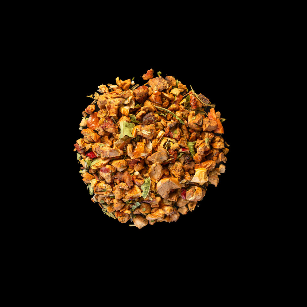 Lose Teemischung mit Orange, Himbeere, schwarzer Johannisbeere, Verbene und grünem Rooibos